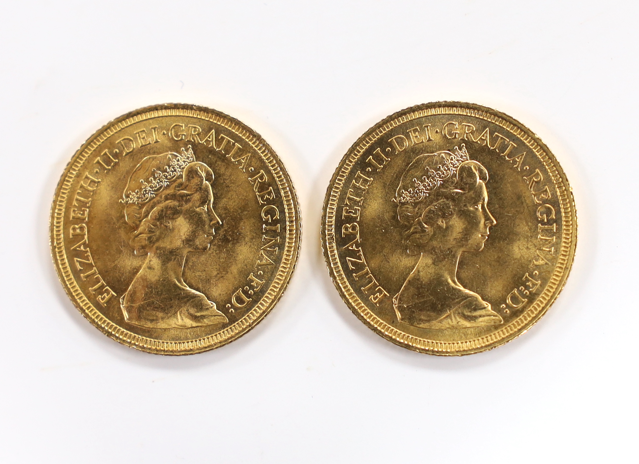 British gold coins - Two QEII gold sovereigns, 1974, near UNC, (S4204)